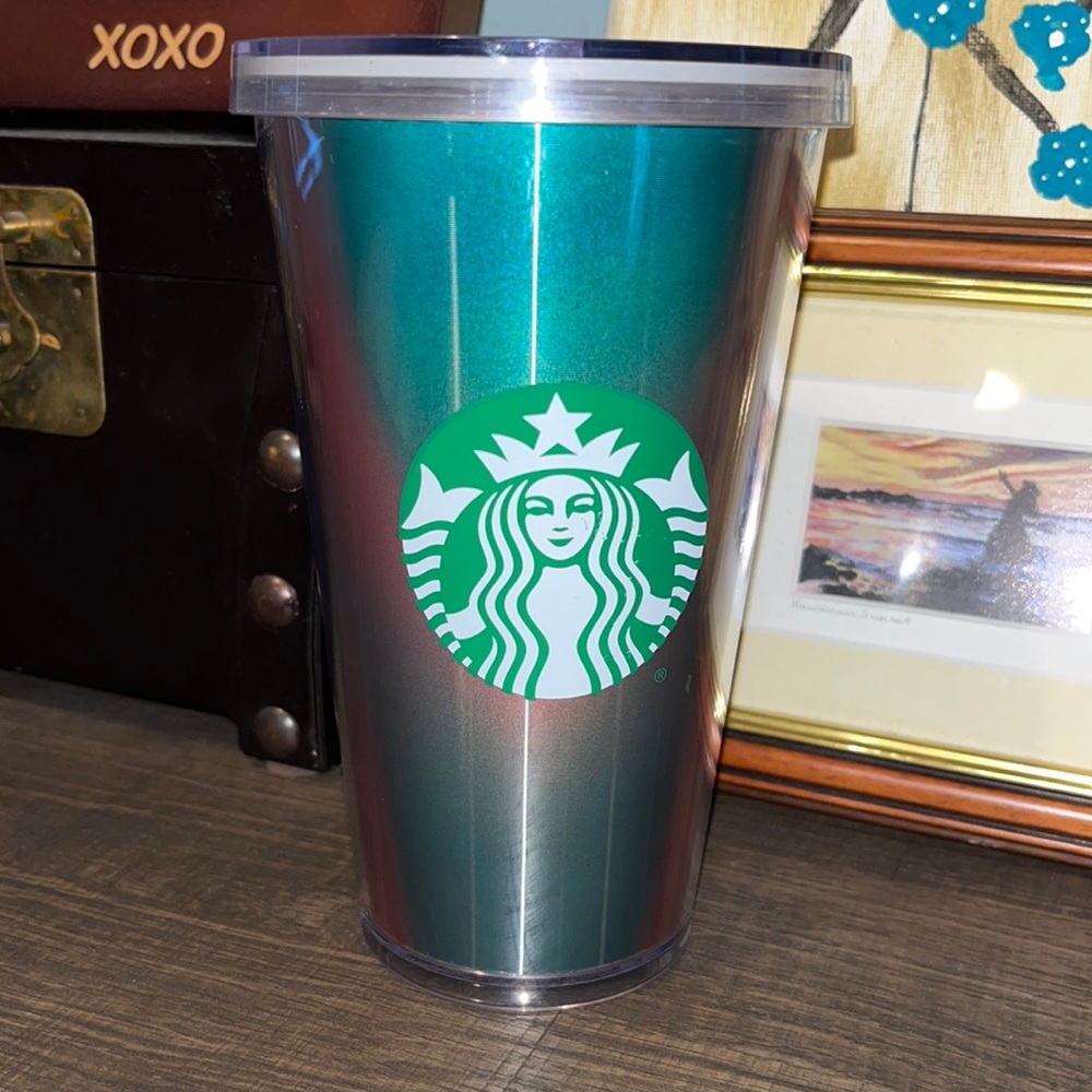 STARBUCKS Holiday 2019 Red & Green Holographic 16 OZ Grande Cold Drink Cup
